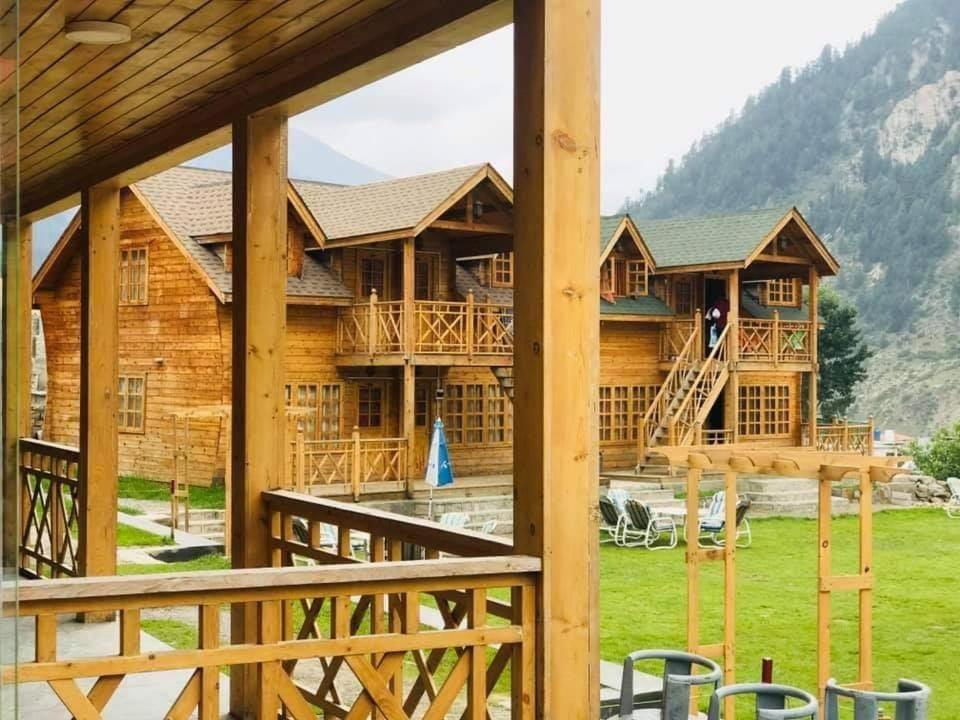Swiss Wood Cottages ナラン エクステリア 写真