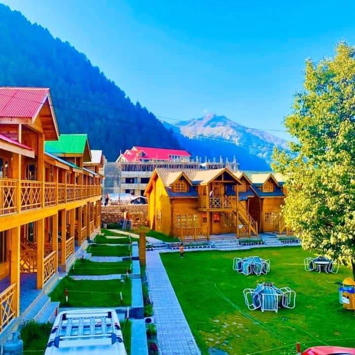 Swiss Wood Cottages ナラン エクステリア 写真